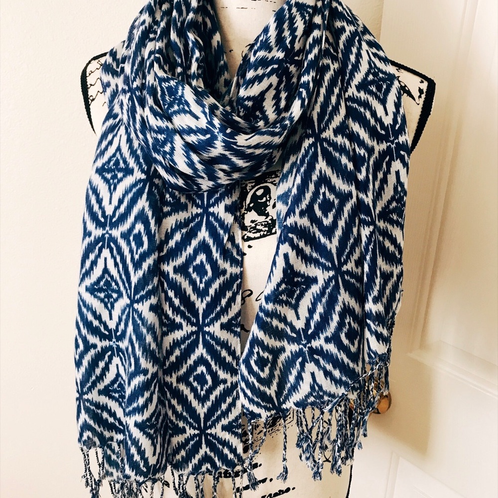 Blue and white geometric scarf